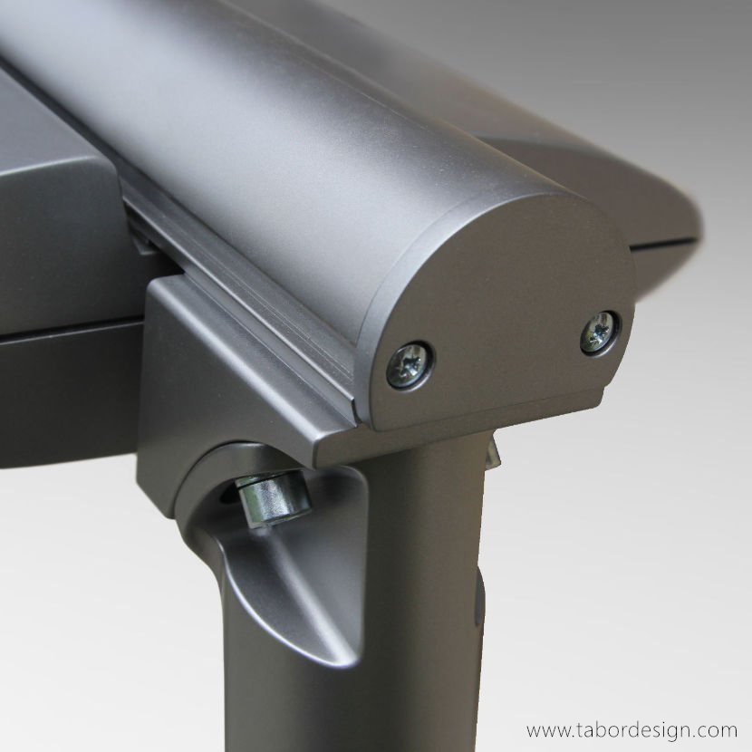 Fragment uchwytu łączącego oprawę uliczną ze słupem lub wysięgnikiem słupa. Aluminiowe odlewy ciśnieniowe lakierowane.